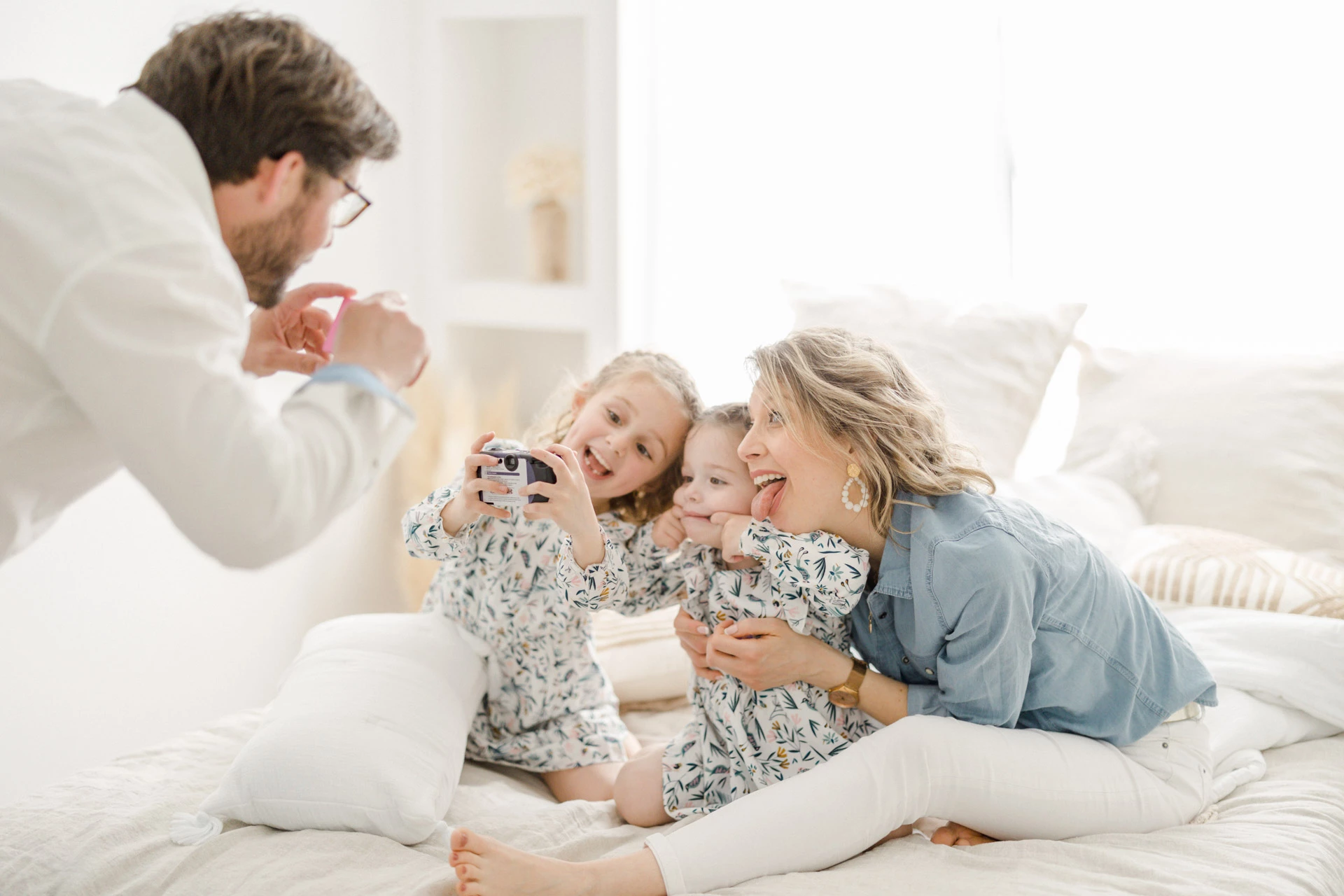 bonheur enfant meubles famille amour